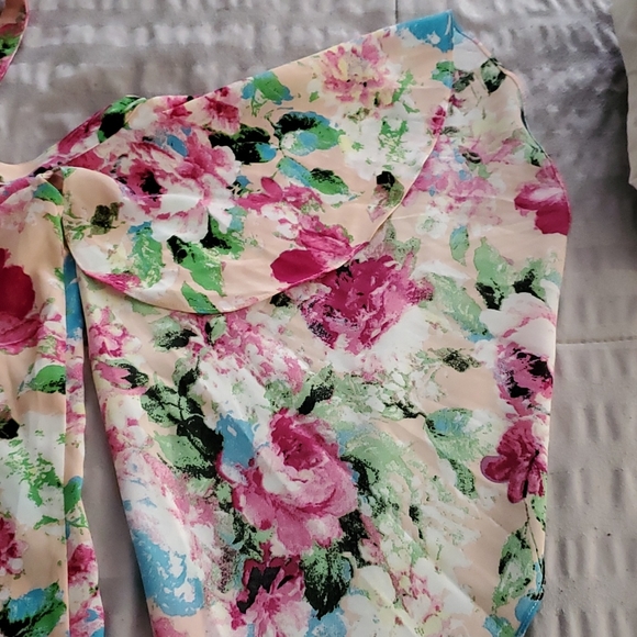 Funky floral Enrto top - Picture 5 of 7